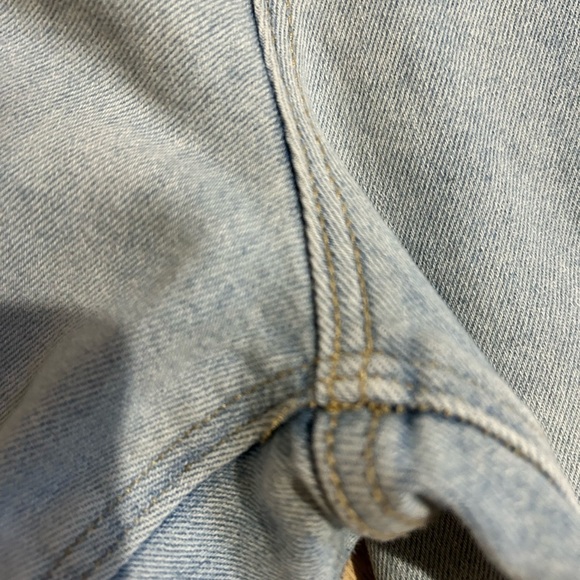 Old Navy Light Blue Cropped Women's Jeans - Picture 5 of 5